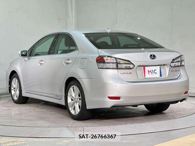 Lexus HS 2010-12 7455375-6