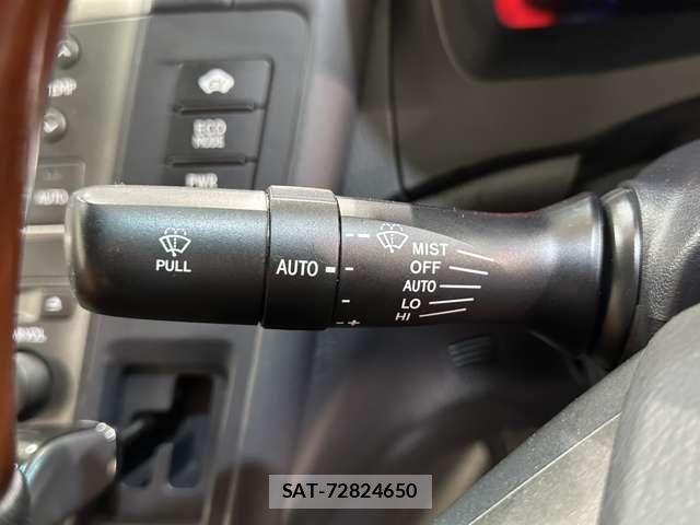 Lexus HS 2011-12 7455372-12