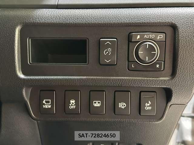 Lexus HS 2011-12 7455372-14