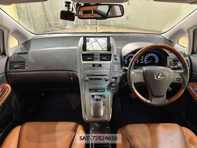 Lexus HS 2011-12 7455372-16