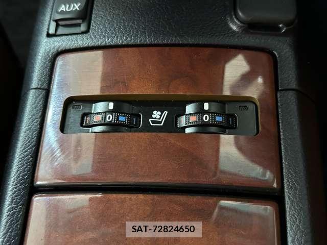 Lexus HS 2011-12 7455372-26