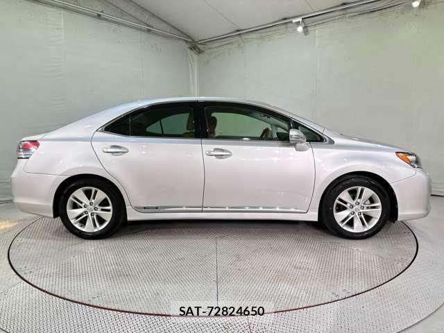 Lexus HS 2011-12 7455372-3