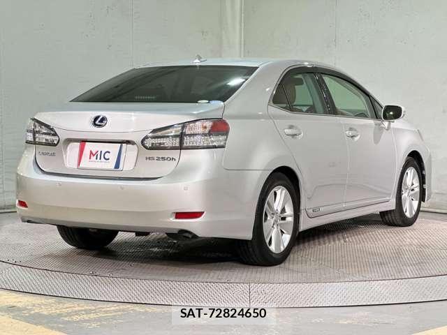 Lexus HS 2011-12 7455372-4