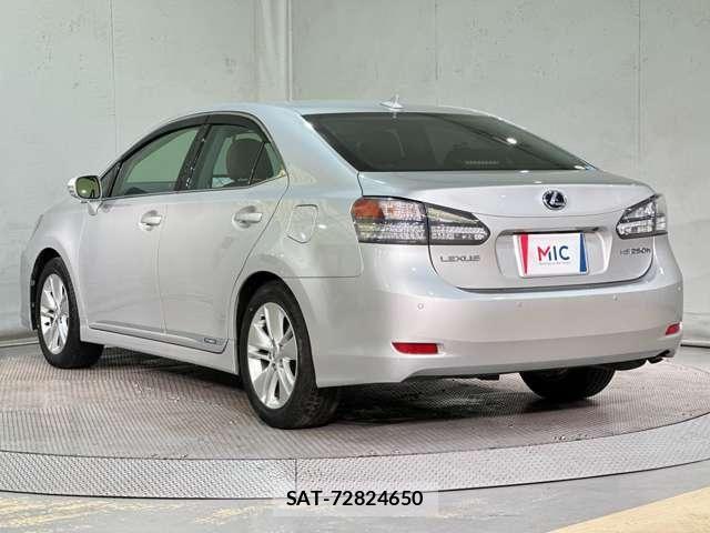 Lexus HS 2011-12 7455372-6