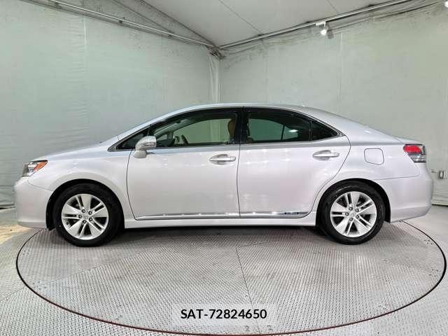 Lexus HS 2011-12 7455372-7