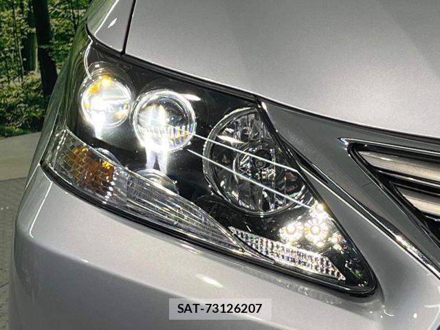 Lexus HS 2016-06 7455370-11
