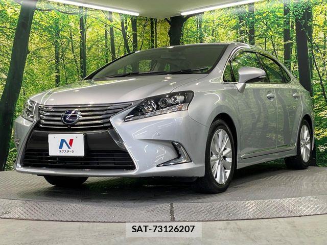 Lexus HS 2016-06 7455370-15