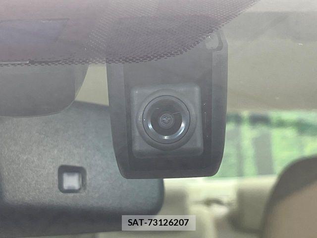 Lexus HS 2016-06 7455370-6