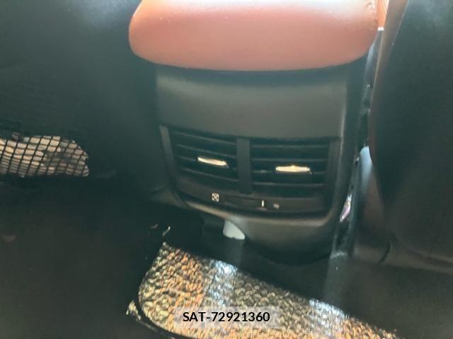 Lexus HS 2009-08 7455376-10