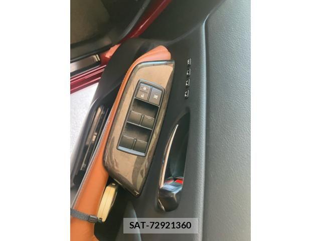 Lexus HS 2009-08 7455376-12
