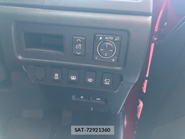 Lexus HS 2009-08 7455376-13