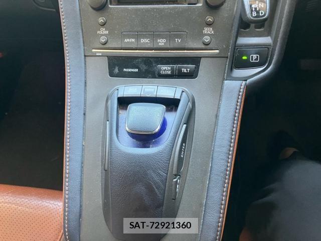 Lexus HS 2009-08 7455376-20