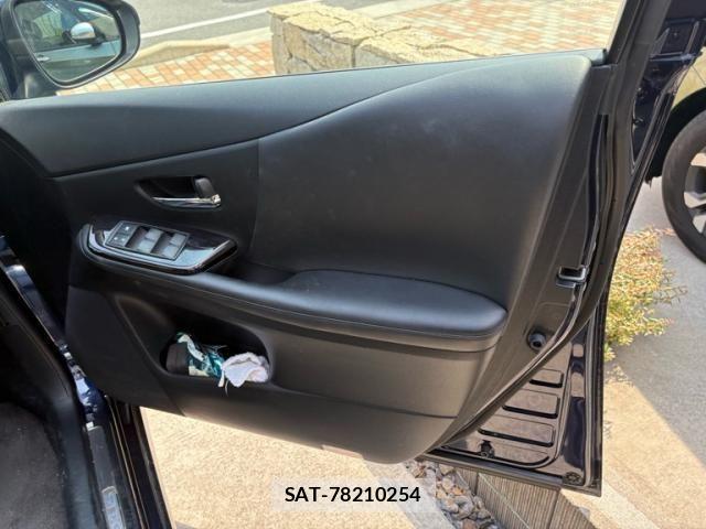 Lexus HS 2017-01 7455371-12