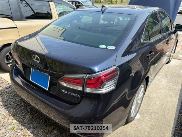 Lexus HS 2017-01 7455371-1