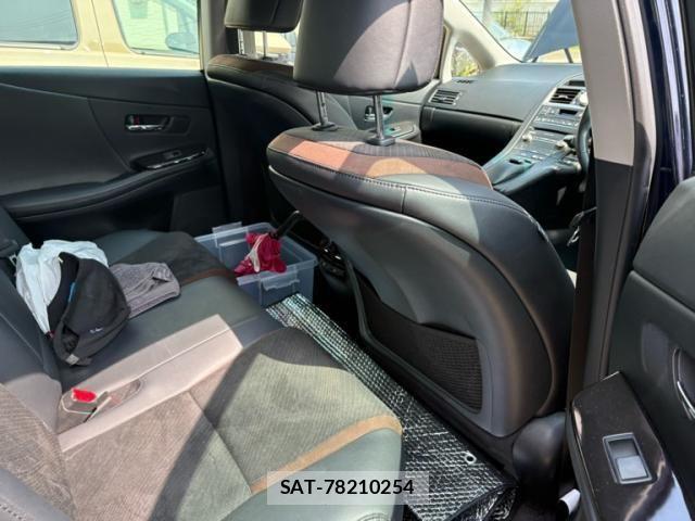 Lexus HS 2017-01 7455371-7