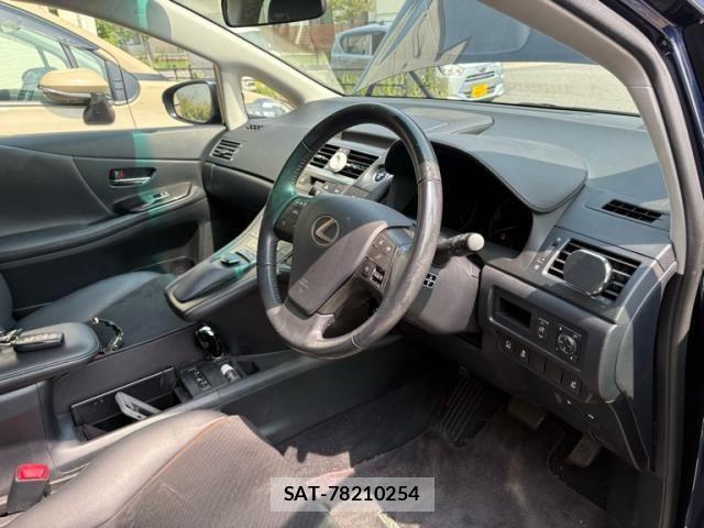 Lexus HS 2017-01 7455371-8