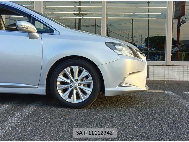 Lexus HS 2013-06 7455373-13