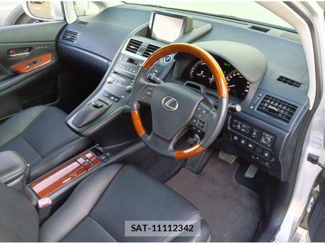 Lexus HS 2013-06 7455373-18
