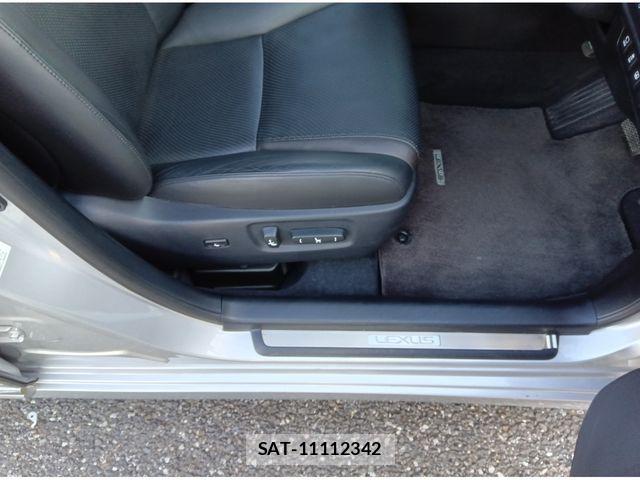 Lexus HS 2013-06 7455373-20