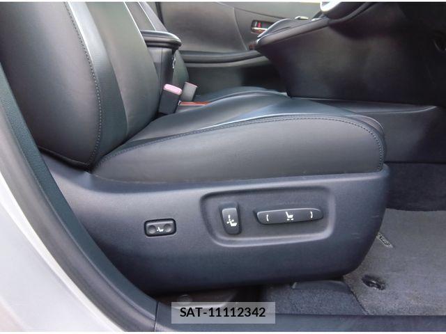 Lexus HS 2013-06 7455373-21