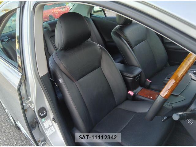 Lexus HS 2013-06 7455373-22