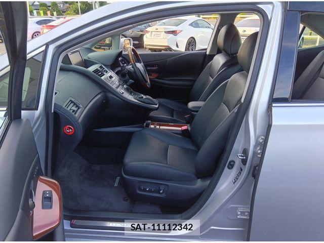Lexus HS 2013-06 7455373-23