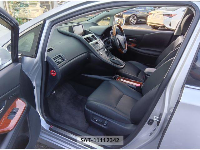 Lexus HS 2013-06 7455373-24