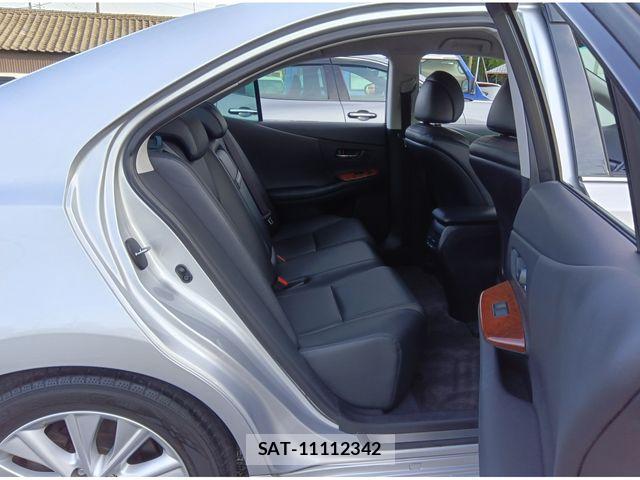 Lexus HS 2013-06 7455373-25