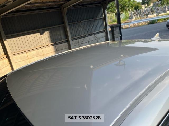 Lexus HS 2011-07 7455377-12