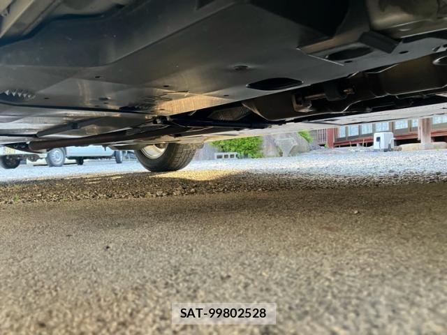 Lexus HS 2011-07 7455377-15