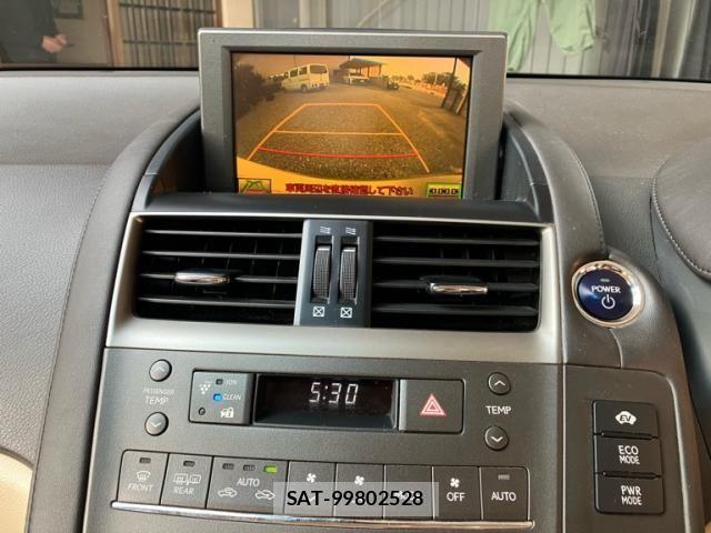 Lexus HS 2011-07 7455377-23