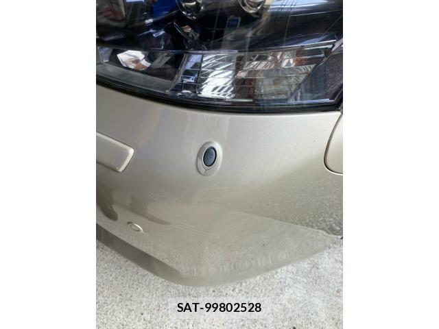 Lexus HS 2011-07 7455377-1