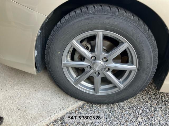 Lexus HS 2011-07 7455377-4
