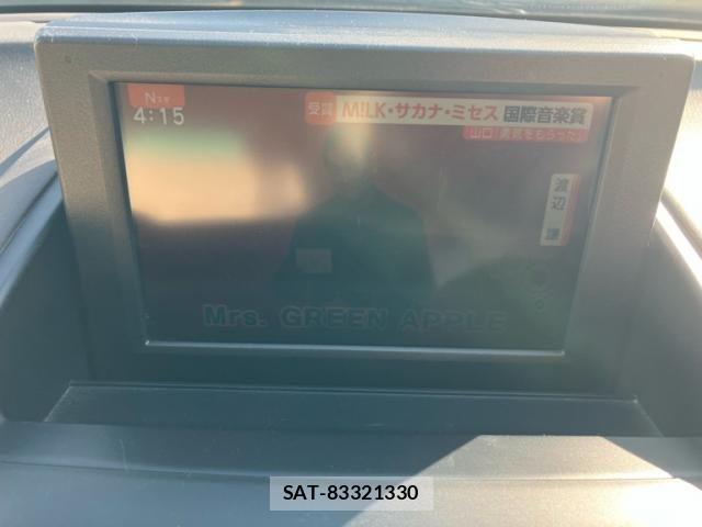 Lexus HS 2009-07 7501259-20