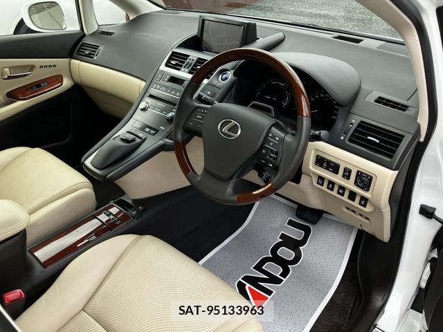 Lexus HS 2013-04 7501254-10