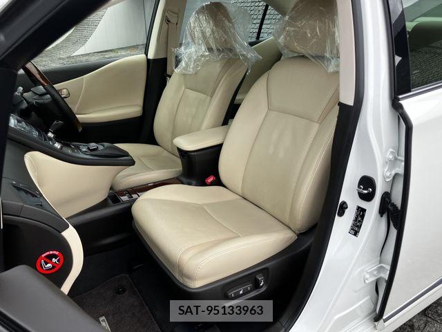 Lexus HS 2013-04 7501254-21
