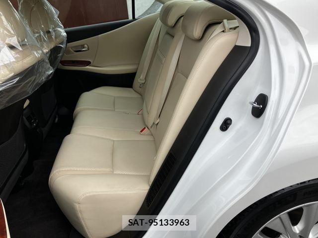 Lexus HS 2013-04 7501254-22