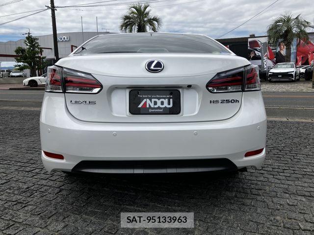 Lexus HS 2013-04 7501254-6