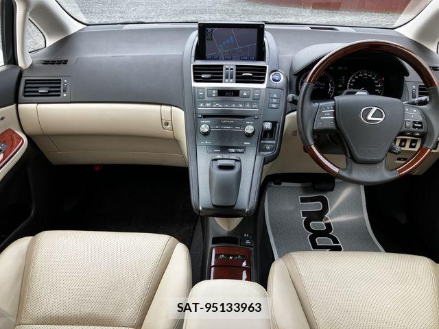 Lexus HS 2013-04 7501254-8