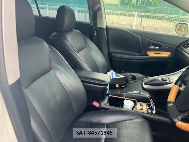 Lexus HS 2013-02 7617631-10