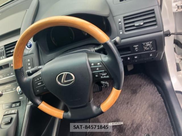 Lexus HS 2013-02 7617631-11