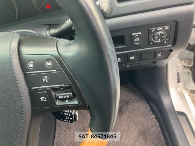 Lexus HS 2013-02 7617631-12