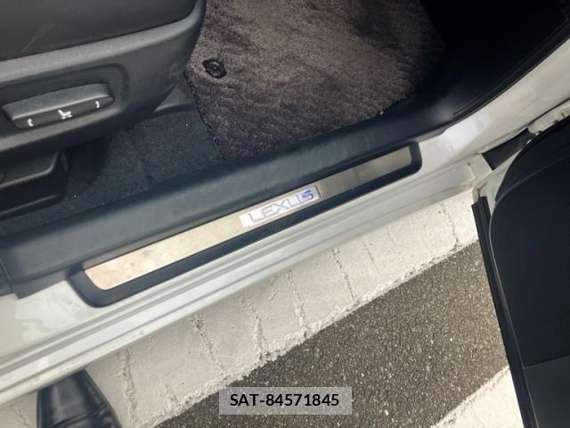 Lexus HS 2013-02 7617631-15