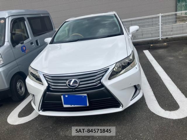 Lexus HS 2013-02 7617631-1