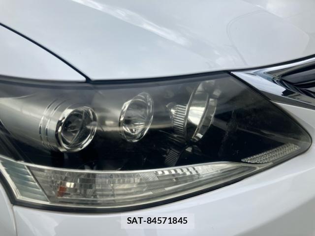 Lexus HS 2013-02 7617631-8
