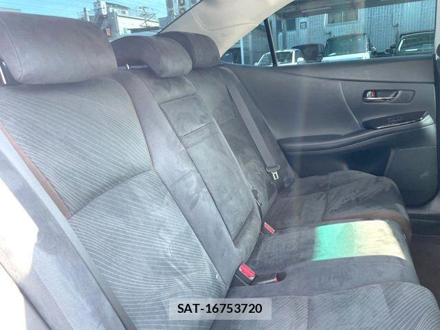 Lexus HS 2013-11 7617630-9