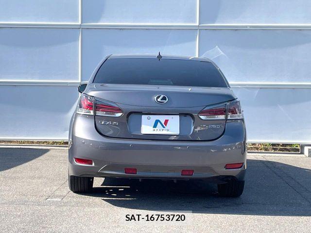 Lexus HS 2013-11 7617630-14