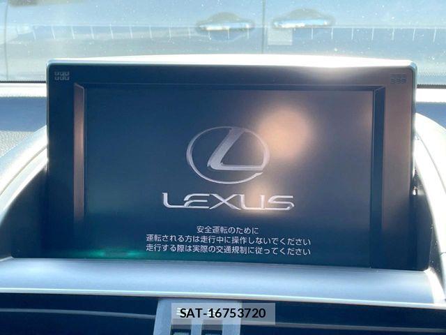 Lexus HS 2013-11 7617630-2
