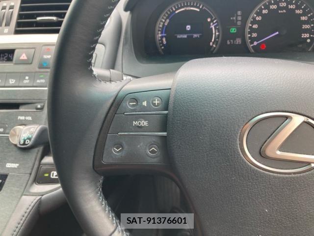 Lexus HS 2014-12 7617634-16