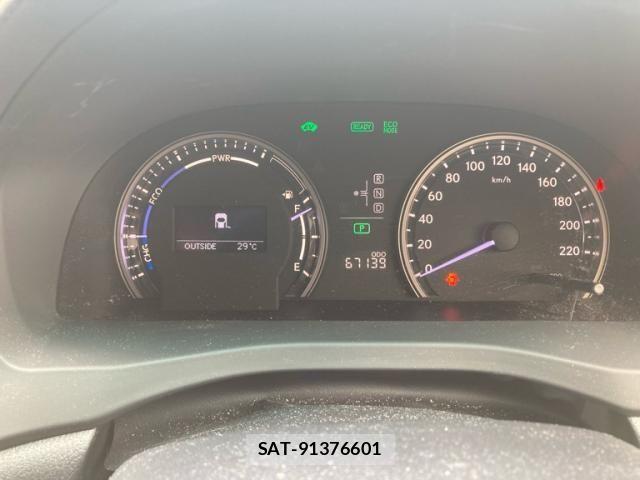 Lexus HS 2014-12 7617634-18